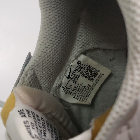 Nike Men's Blazers White With Black Swoosh Size 9 Sneakers - Picture 6 of 7